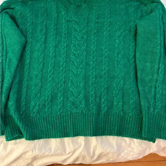 LOFT Cable sweater - Picture 2 of 3
